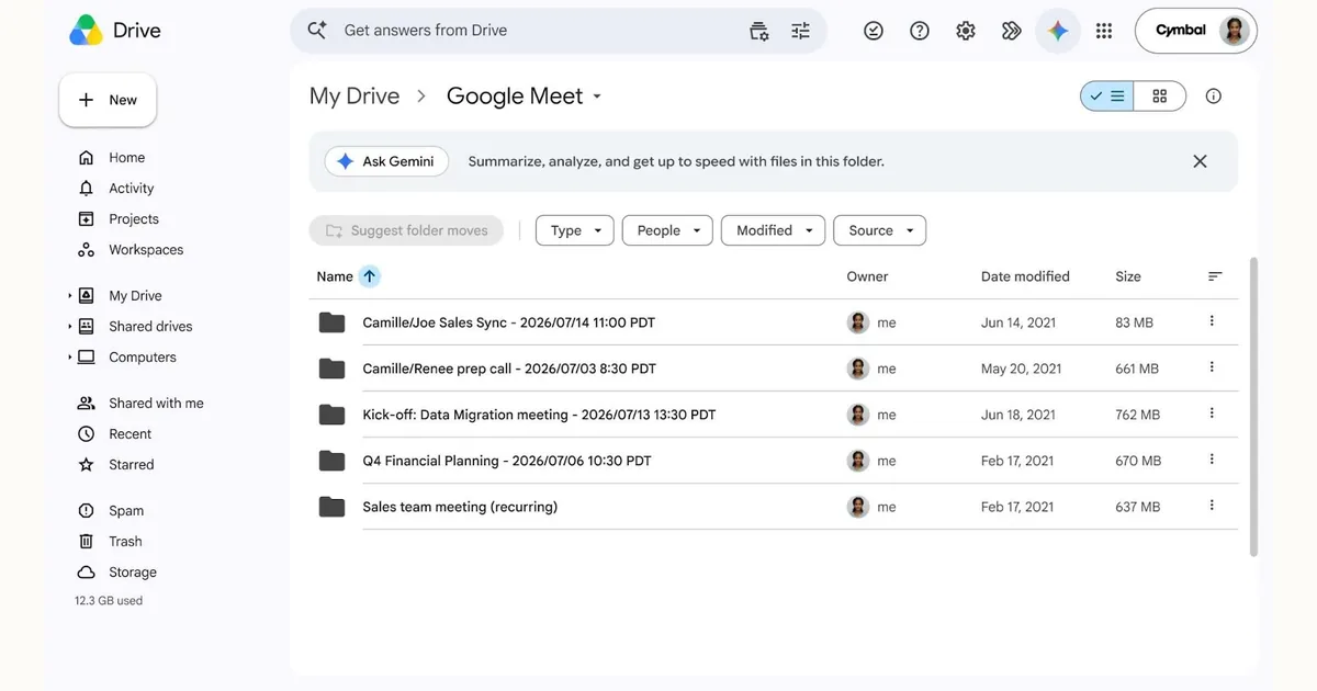내 드라이브의 Google Meet 폴더 아래 개별 회의와 반복 회의 하위 폴더가 표시된 Google 공식 화면